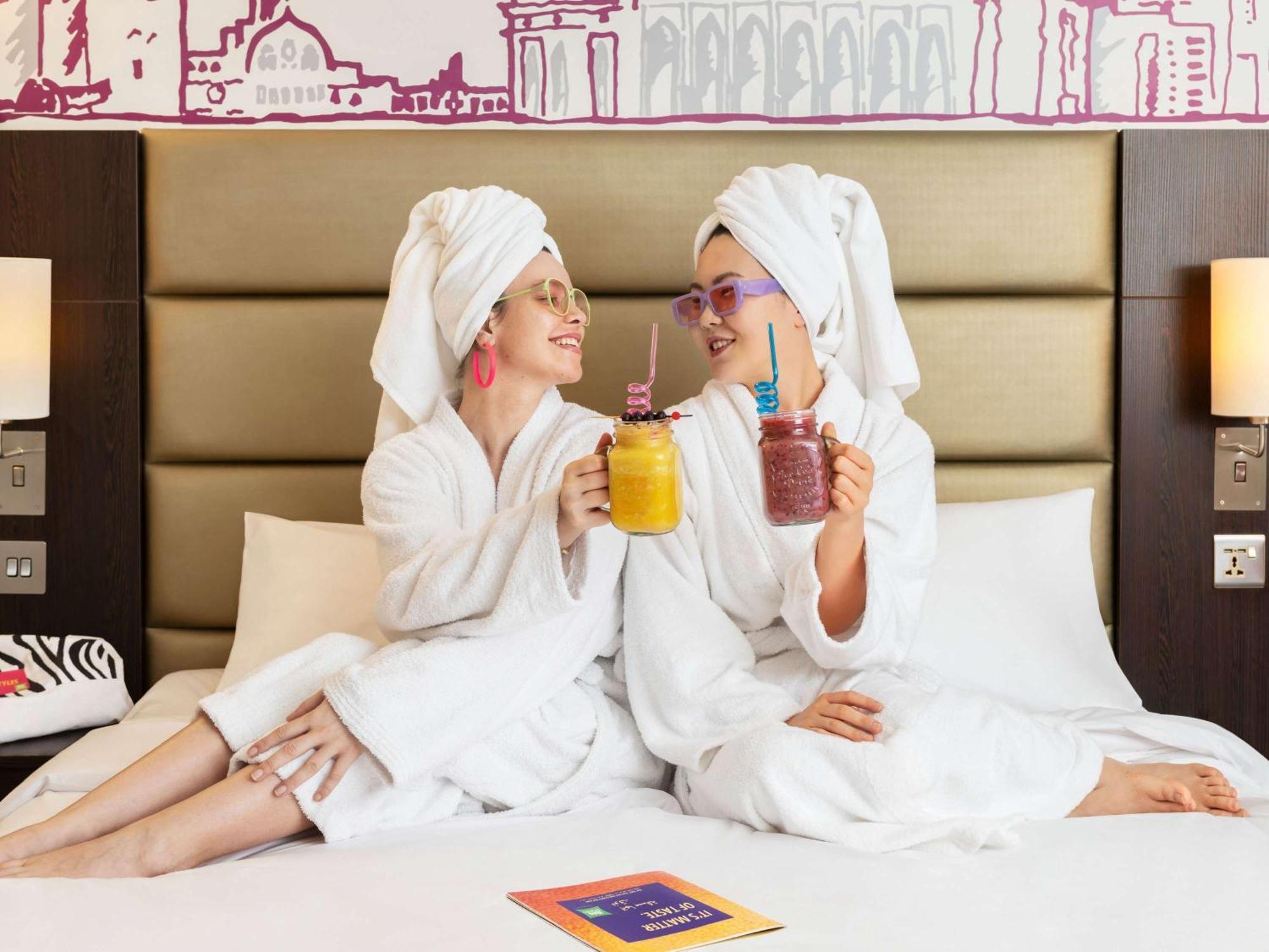 Ibis Styles Sharjah Hotel Екстериор снимка