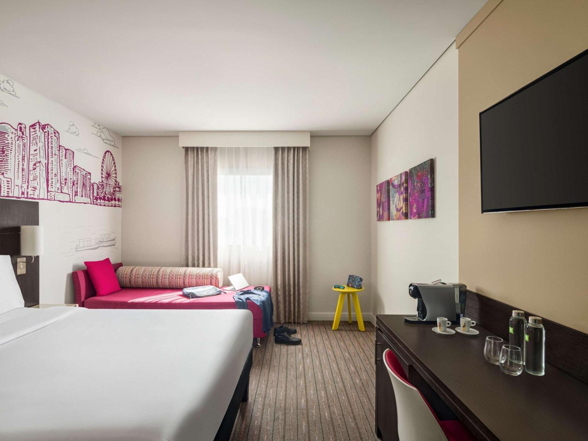 Ibis Styles Sharjah Hotel Екстериор снимка