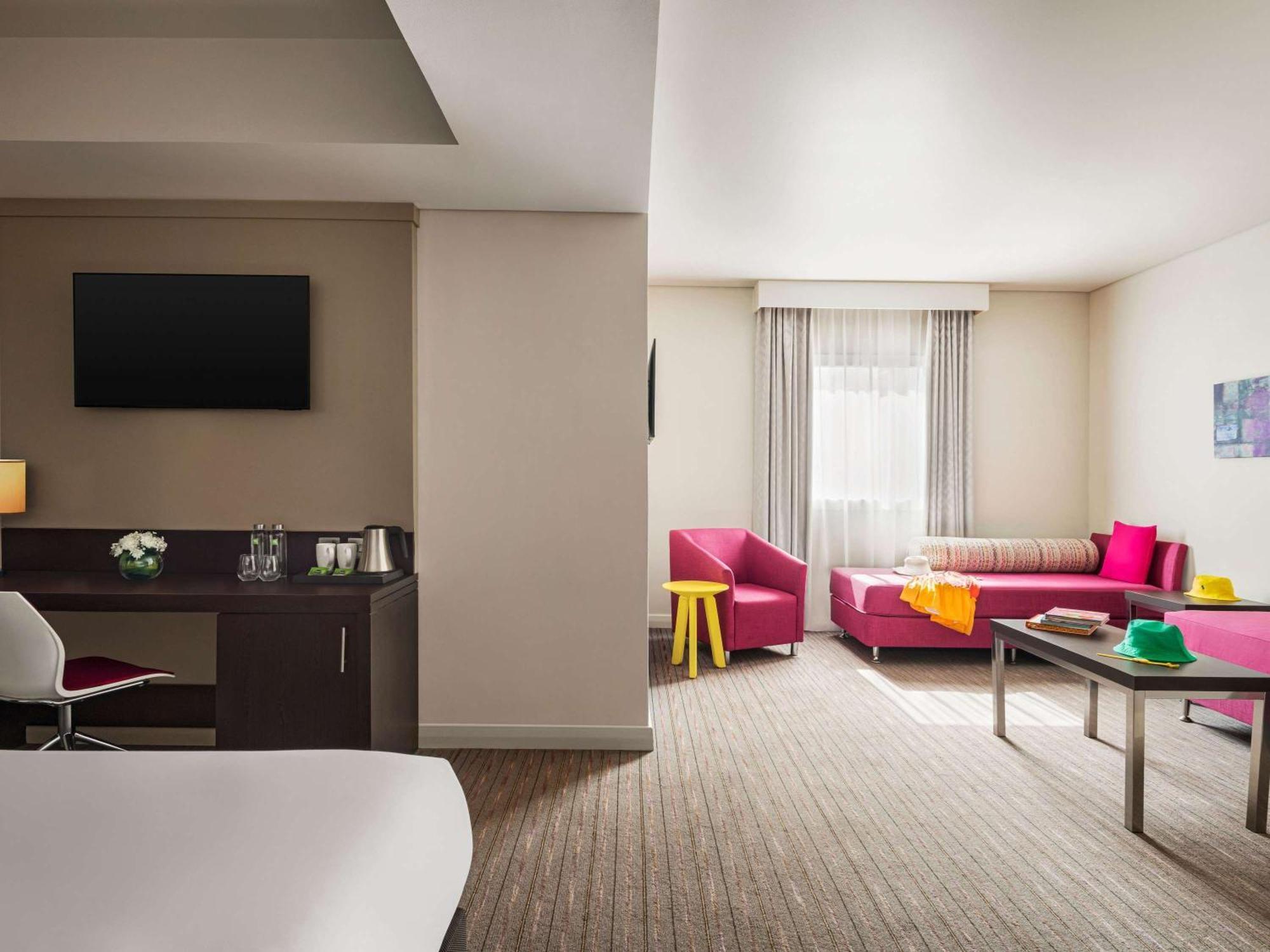 Ibis Styles Sharjah Hotel Екстериор снимка