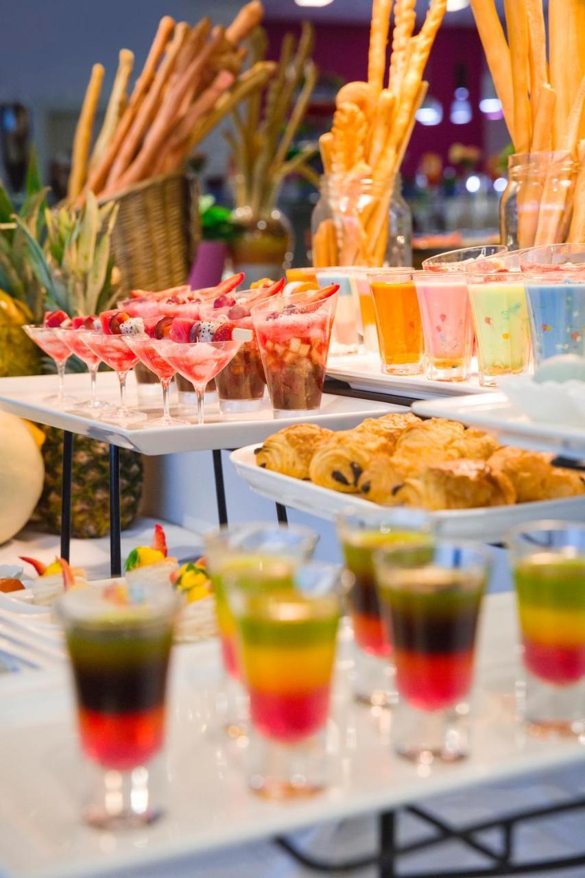 Ibis Styles Sharjah Hotel Екстериор снимка